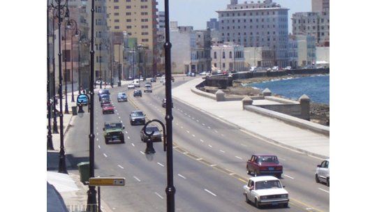 Zarpa barco de mercancías directo entre Miami y Cuba