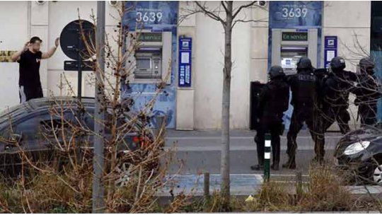correo paris toma de rehenes