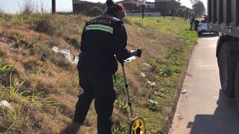 hallan tres cuerpos con disparos en la cabeza en un campo del barrio penarol