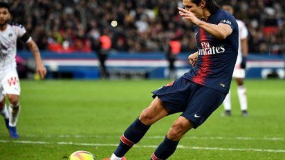 el paris sg confirma la baja de cavani contra el manchester united
