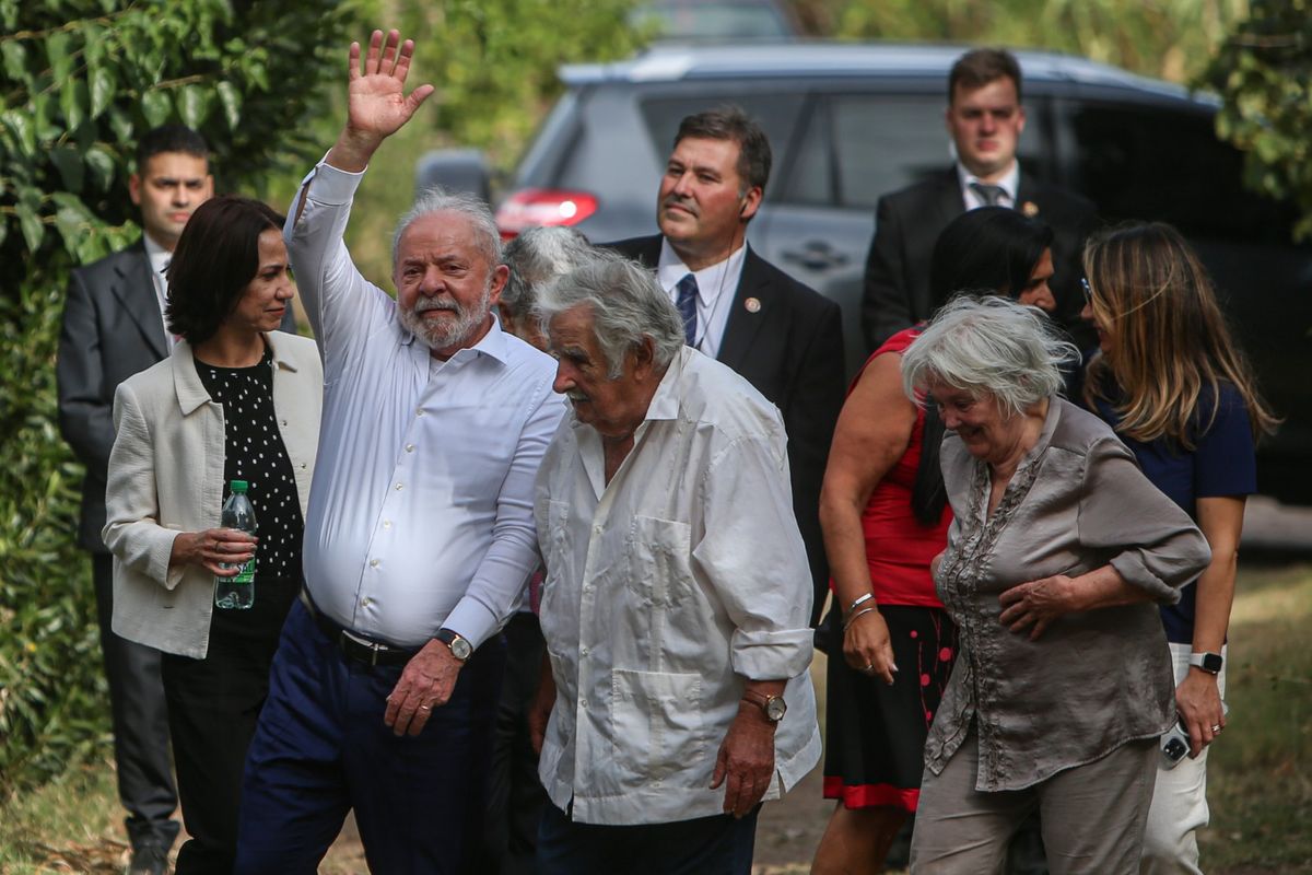 Lula es recibido por José Mujica y Lucía Topolansky en la chacra del Cerro. Foto: Federico Gutiérrez/ FocoUy.&nbsp;
