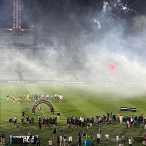 Comisión Disciplinaria de AUF sancionó a los grandes por hechos en el clásico: Peñarol pagará 200 UR y Nacional 180 UR Comisión Disciplinaria de AUF sancionó a los grandes por hechos en el clásico: Peñarol pagará 200 UR y Nacional 180 UR