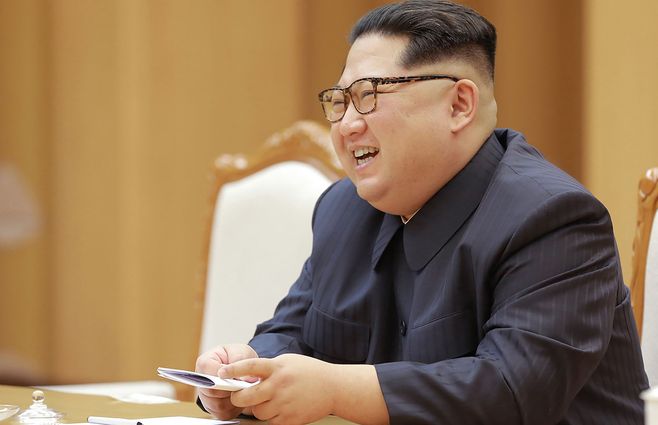 Kim-Jong-Un-riéndose-primer-plano-AFP.jpg