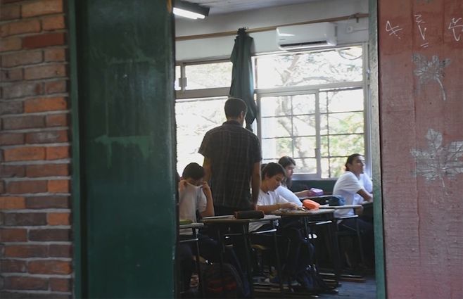 estudiantes-liceo-salon-clase-educación