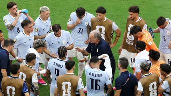 Uruguay en una pausa de hidratación. Foto: AFP Uruguay en una pausa de hidratación. Foto: AFP