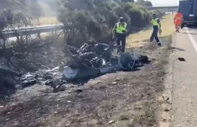 El auto en el que viajam Diogo Jota y su hermano, de 28 y 26 años. Foto: captura de video tomado por la Policía local y publicado por El Mundo Castilla y León.
