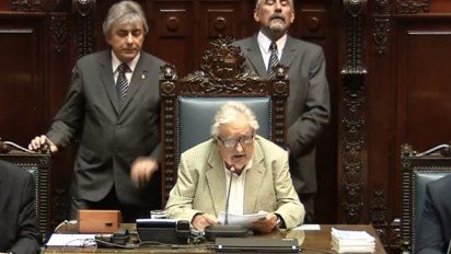 mujica asumio la presidencia del senado y el 1° le tomara juramento a lacalle pou y argimon