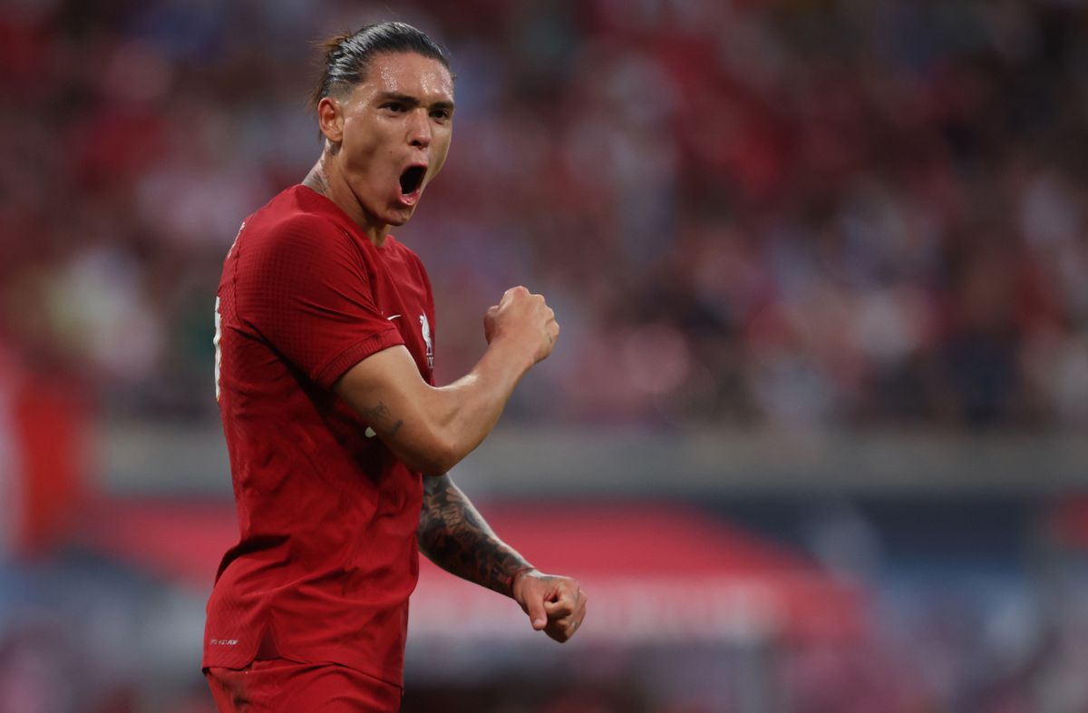 Darwin Núñez festeja su primer gol oficial en Liverpool. Foto: AFP.