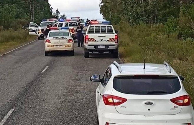 Foto: INF Central, cedida a Subrayado. Detención en ruta 10 en el límite entre Rocha y Maldonado.