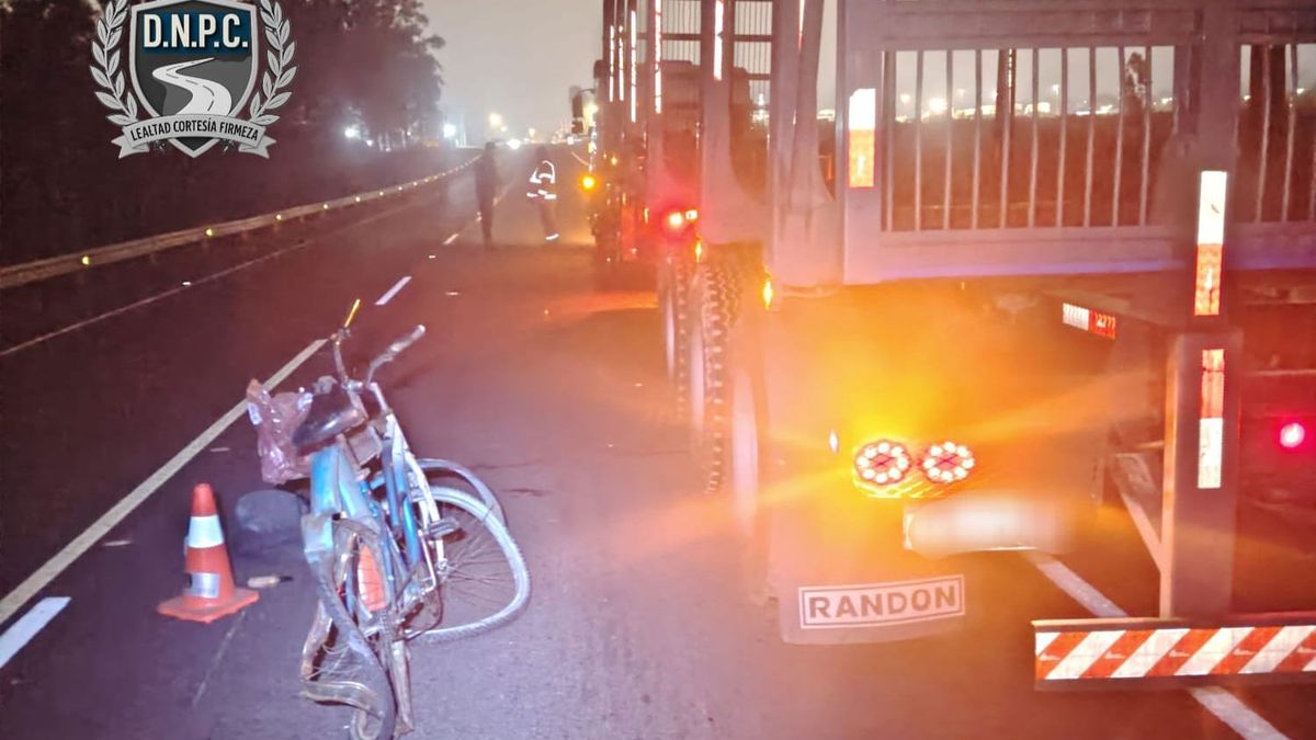 Camión embistió a ciclista en ruta 57 de Flores: el hombre sufrió lesiones graves y fue llevado a Trinidad