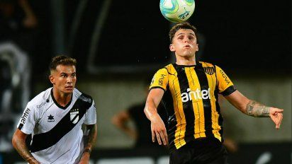 danubio recibe a penarol en jardines del hipodromo