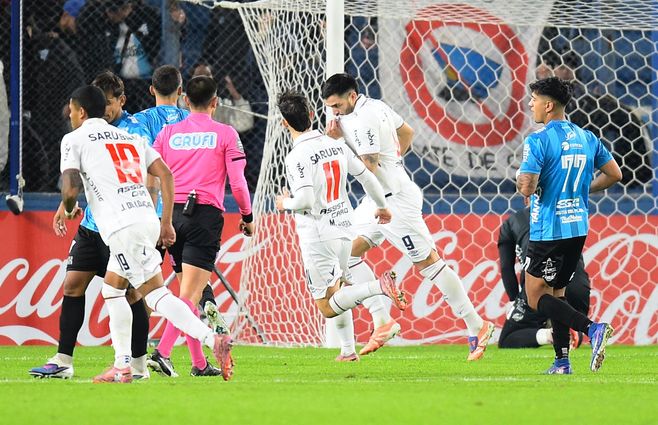 Nacional VS Cerro en el Gran Parque Central. Foto: Foco UY