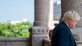 boris johnson renuncio a su cargo como diputado