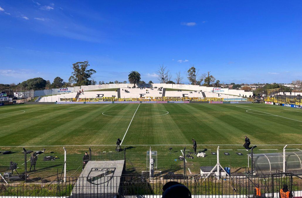 Gran partido en el medio, de los volantes con más gol del fútbol uruguayo.  Hoy llego a 100 partidos con el Decano y festejo con 2 goles…