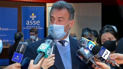 tres departamentos dejan la zona roja y salinas pide no faltar a la segunda dosis