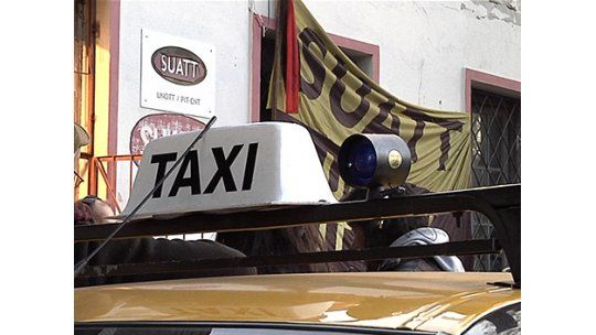 Taxis vuelven a parar este lunes a las 9.00 de la mañana