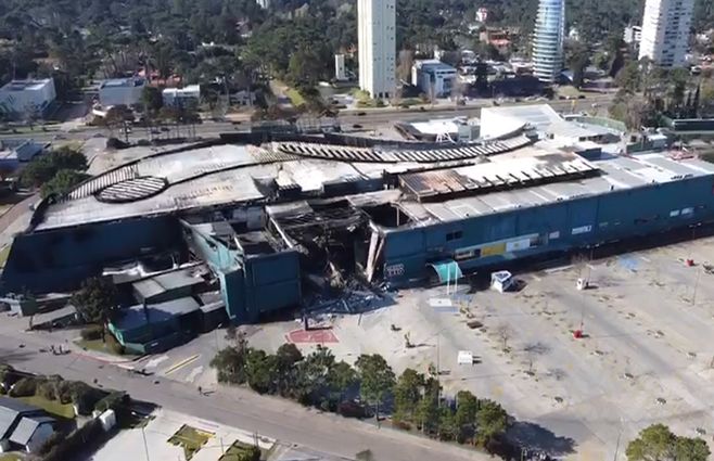 Vista aérea del Punta Shopping. Imágenes: Ricardo Chango Figueredo.
