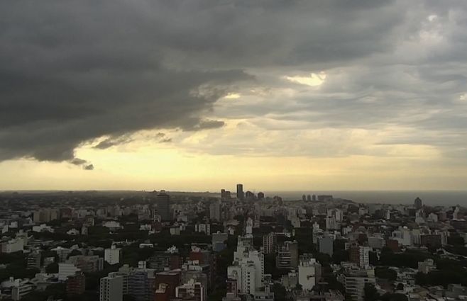 tormenta-nubes-alerta-montevideo-camara-canal.jpg