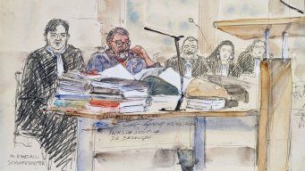 Benoit PEYRUCQ / AFP. Boceto judicial muestra al exanestesista Frederic Pechier y a su abogado.&nbsp;