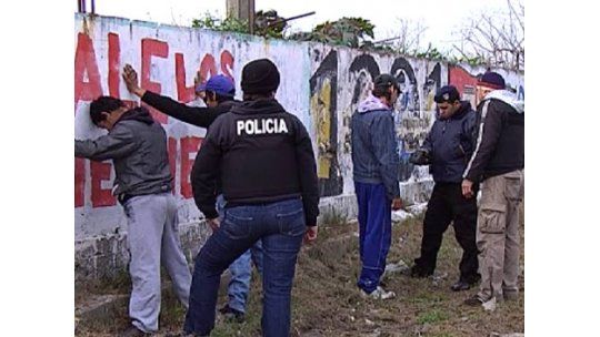 Operativo en Cerro Norte: 15 detenidos y nueve kilos de marihuana
