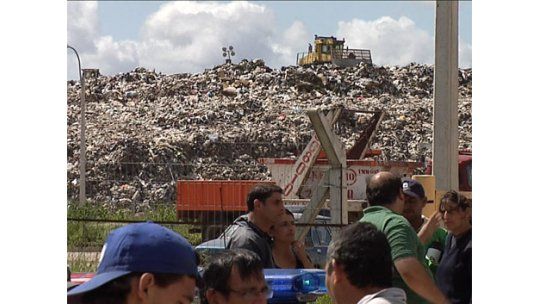 Camioneros bloquearon acceso a basurero municipal