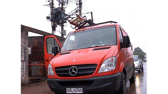 Funcionarios de UTE piden protección a vecinos de Casavalle