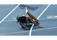 Llegaba segunda, se tiró palomita en la línea de llegada y alcanzó el oro