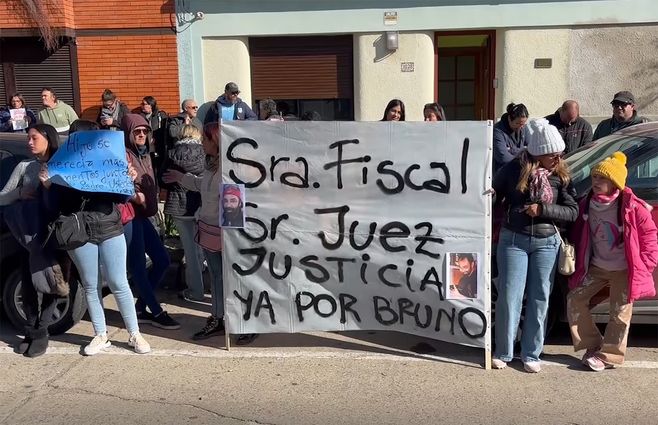 bruno-salvatierra-manifestacion-juzgado-fray-bentos.jpg