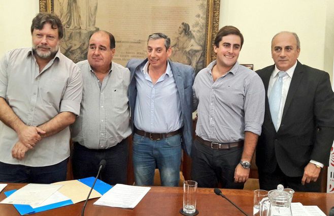 Javier Chá, Carlos Enciso y Pedro Machín turf