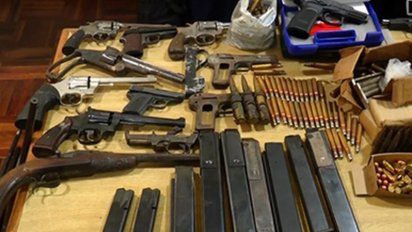Unas 160 armas incautadas en Casavalle,Unión, La Teja y otros barrios en 15 allanamientos durante marzo de 2018.