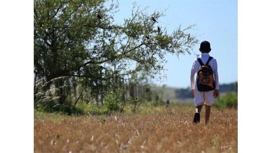 Conocé más de Mario, camina 6 km para ir a la escuela y no falta