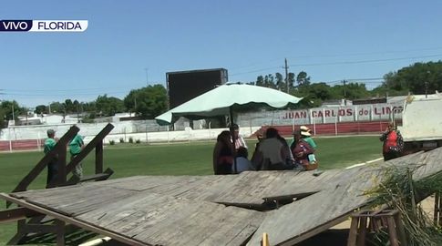 Coro con más de 20 adultos mayores se accidentó en escenario que se derrumbó cuando se presentaban