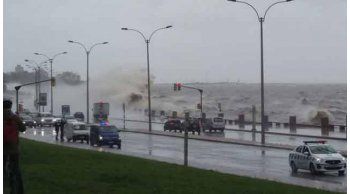 advertencia naranja por lluvias copiosas y tormentas intensas