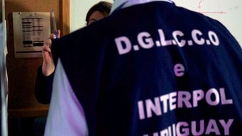 policia a disposicion de la justicia tras ser detenido con 700 cajas de medicamentos de contrabando