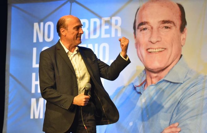 No perder lo bueno; hacerlo mejor, es eslogan del Frente Amplio estuvo presente en Buenos Aires