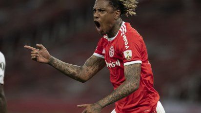 abel hernandez la rompe en inter de porto alegre: hizo dos goles en su debut por copa libertadores