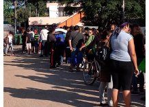 Dos días de cola para inscribir a sus hijos en UTU