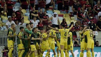 con gol de javier cabrera, penarol vencio 1-0 a flamengo en el maracana por copa libertadores