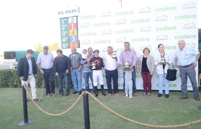 EL CANTANTE TURF (2).jpg