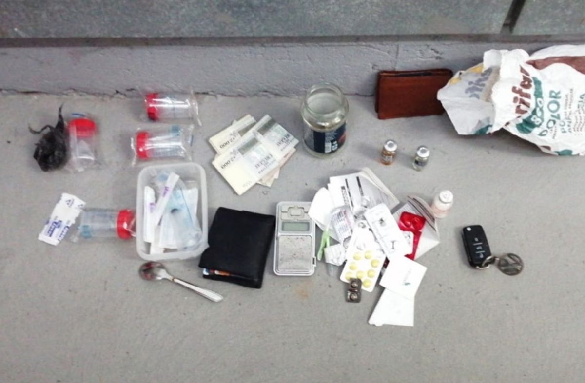 Foto cedida a Subrayado. Jeringas y agujas, entre otros elementos, incautados por la Policía. Foto cedida a Subrayado. Jeringas y agujas, entre otros elementos, incautados por la Policía.