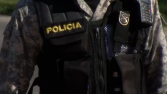 policia de la guardia republicana hirio a un hombre que le quiso robar la moto tras amenazas con un arma de fuego