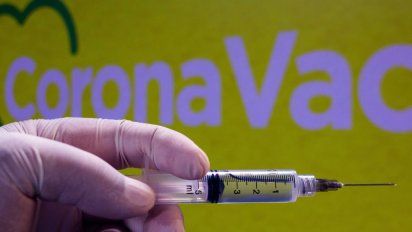 La vacuna china que compite con Pfizer y Moderna