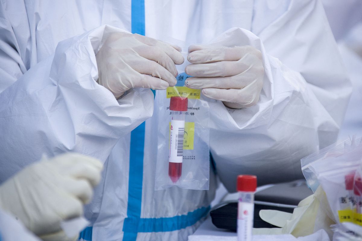 China reporta su primer caso de la variante ómicron