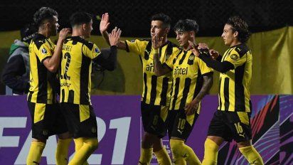 penarol goleo a river plate de paraguay y quedo puntero por copa sudamericana.