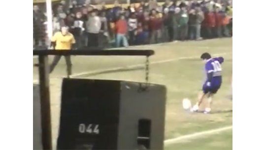 Diego Maradona, a los 53 años, con la zurda intacta: mirá el gol