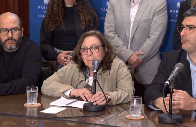 Conferencia de prensa del Frente Amplio el sábado de tarde.