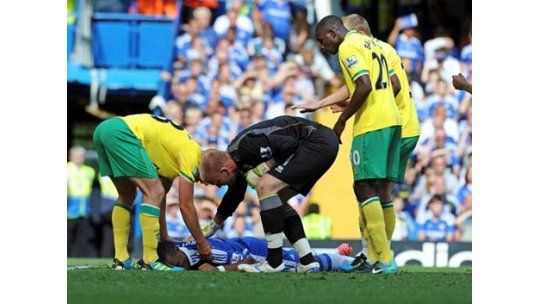 Drogba inconsciente tras sufrir golpe en pleno partido