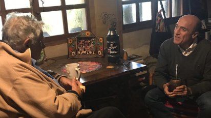 Foto publicada por el MPP: Martínez con Mujica en la chacra.&nbsp;