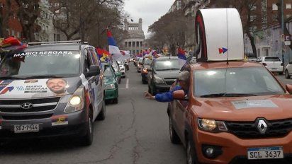 multitudinaria caravana del frente amplio por montevideo