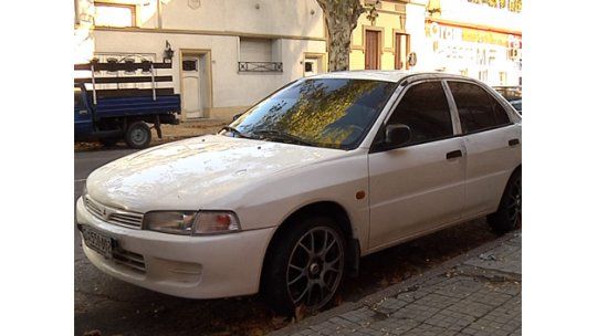 subrayado_media_legacy/auto-blanco.jpg